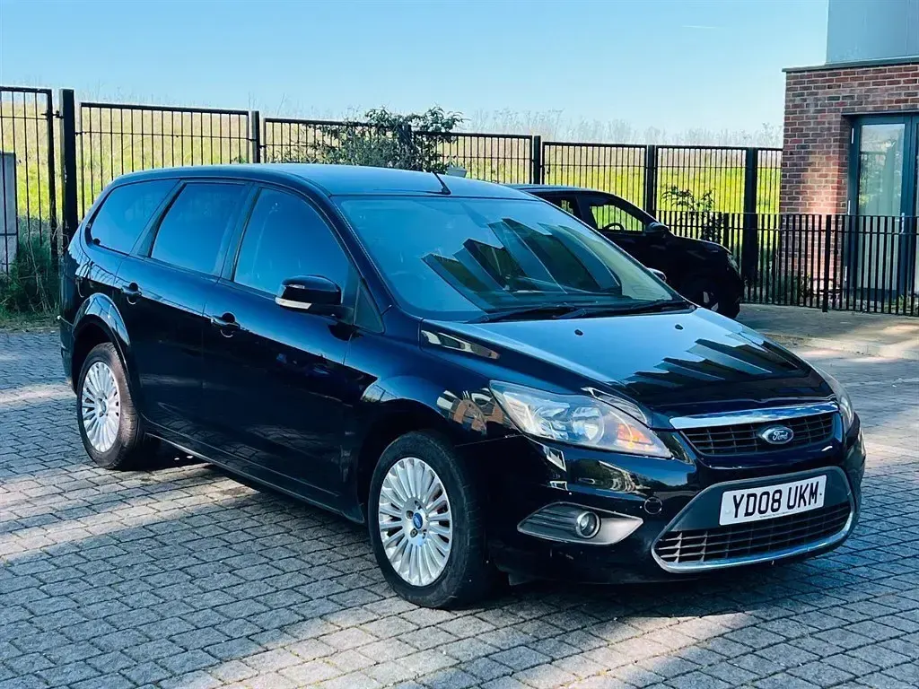 Begagnad Ford Focus Titanium 145 HK (106 kW) 2008 Svart Kombi