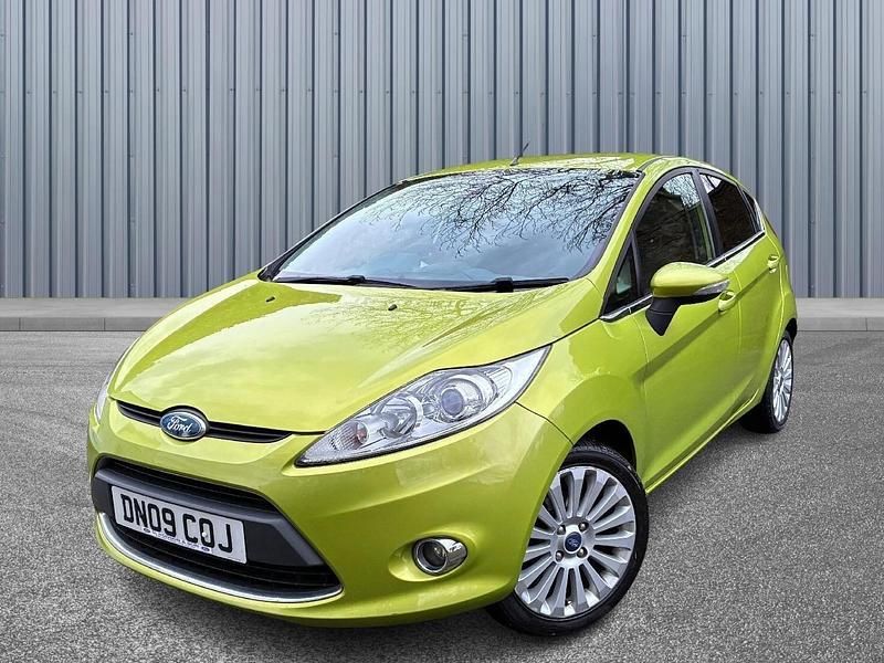 Used Ford Fiesta Titanium 2009 Green Hatchback