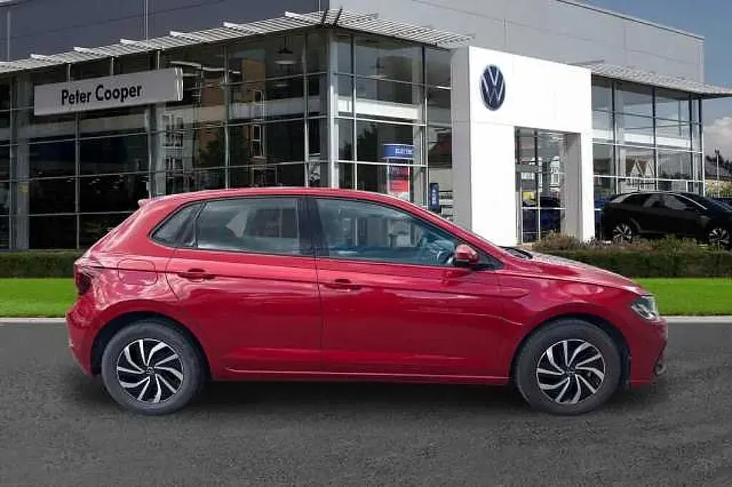 Used VW Polo Life 95 HP (69 kW) 2022 Red Hatchback