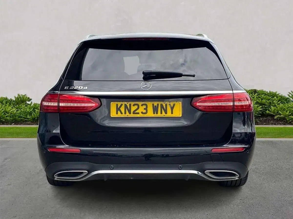 Begagnad Mercedes E200 AMG Line Premium 200 HK (147 kW) 2023 Svart Kombi