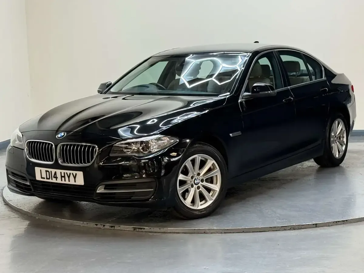 Usado BMW 518 Comfort Edition 2014 Negro Berlina