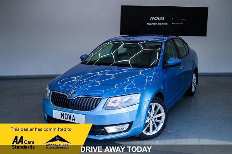 Blue Used 2013 Skoda Octavia Elegance Hatchback | £7,649 (A bit pricey) - Image 1/4