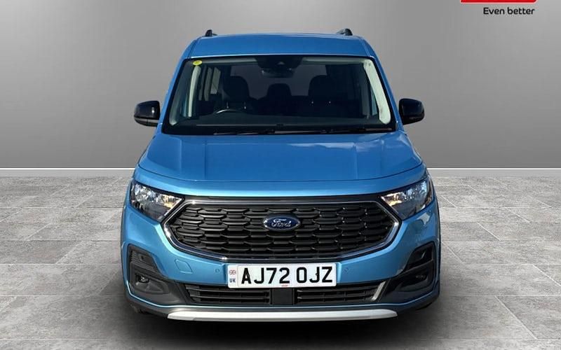 Begagnad Ford Tourneo Active 122 HK (89 kW) 2024 Kombi