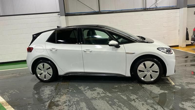 Used VW ID.3 Pro Performance 150 kW (204 HP) 2022 White Hatchback
