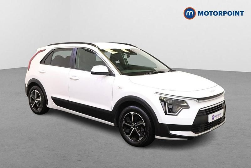 White Used 2022 Kia Niro 2 SUV | £18,399 (Fair price) - Image 1/4