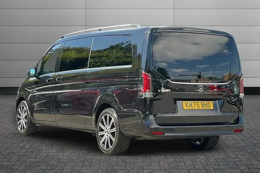 Used Mercedes V300 Premium 234 HP (172 kW) 2025 Obsidian black MPV