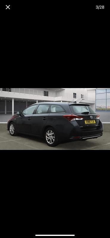Used Toyota Auris Hybrid Business Edition 2016 Black Estate