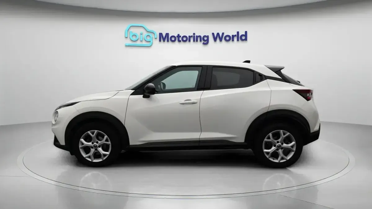 Used Nissan Juke N-Connecta 114 HP (83 kW) 2021 White SUV