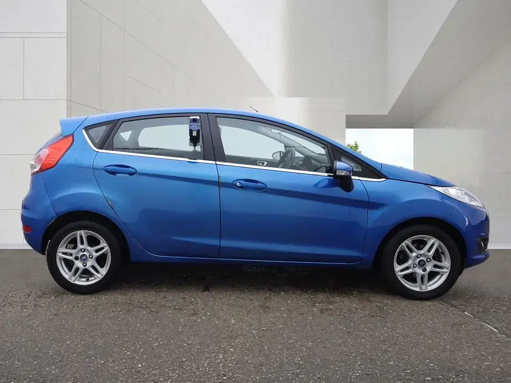 Used Ford Fiesta Zetec 82 HP (60 kW) 2013 Blue Hatchback