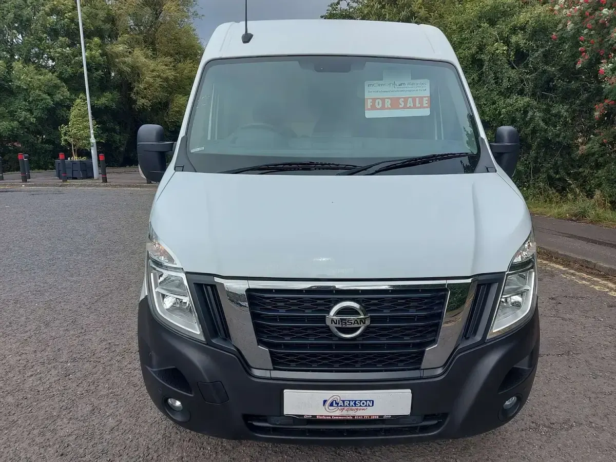 Used Nissan Interstar Tekna 140 HP (102 kW) 2024 White Van
