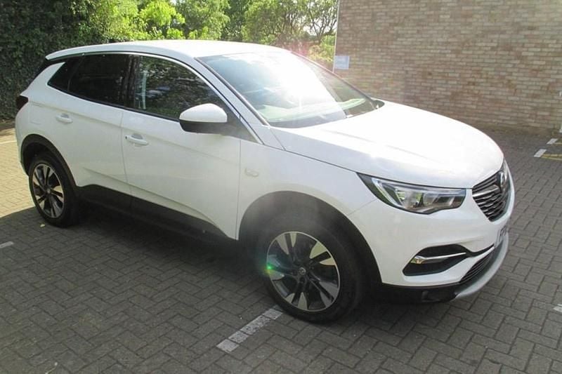 White Used 2018 Vauxhall Grandland X Sport SUV | £8,691 (Fair price) - Image 1/1