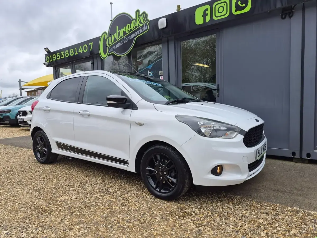 Used Ford Ka Plus Zetec 85 HP (62 kW) 2018 White Hatchback