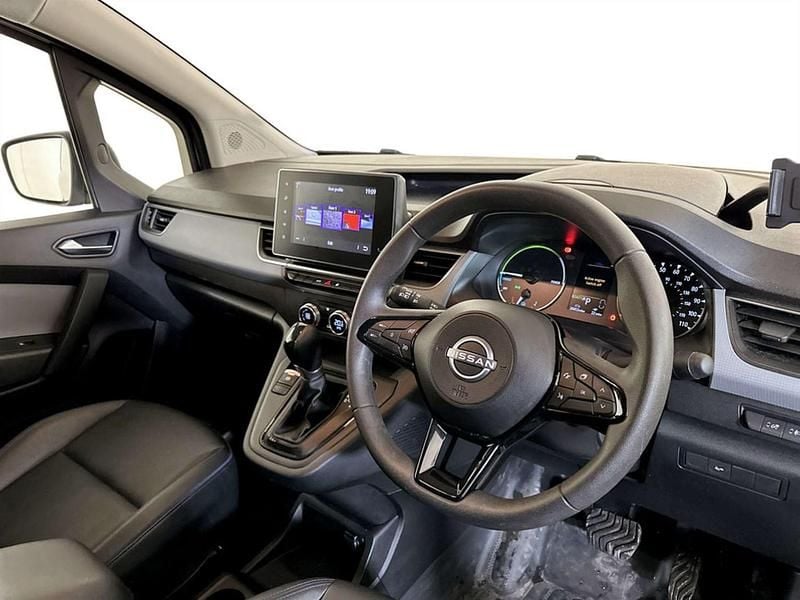 Used Nissan Townstar Tekna 89 kW (122 HP) 2023 White Van