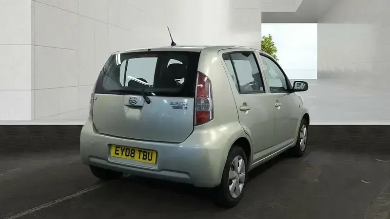 Used Daihatsu Sirion 69 HP (50 kW) 2008 Gold Hatchback