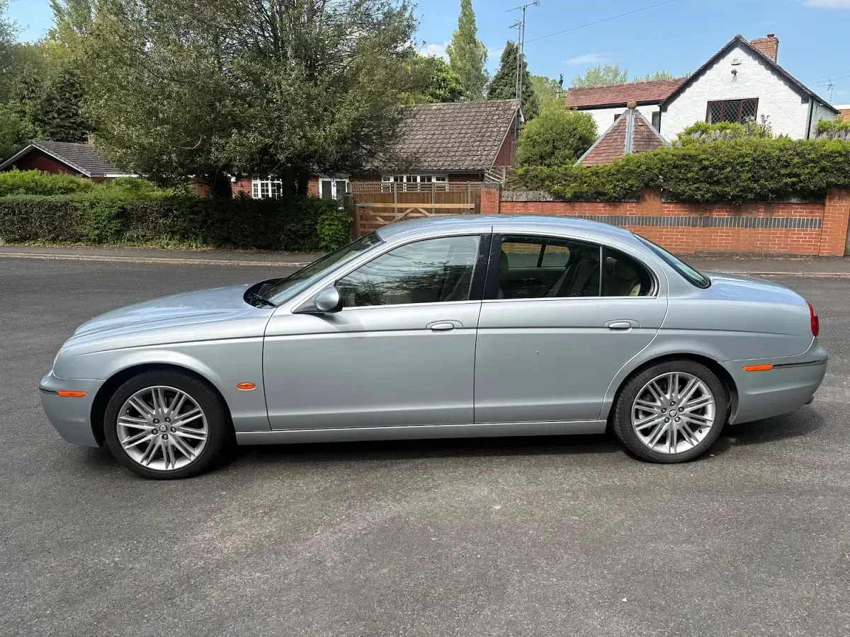 Used Jaguar S-Type SE 207 HP (152 kW) 2007 Silver Sedan