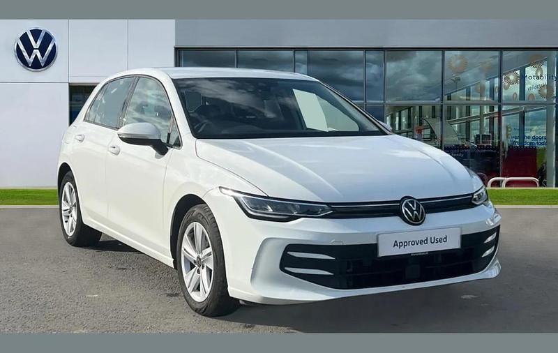 Used VW Golf VIII Life 113 HP (83 kW) 2024 White Hatchback