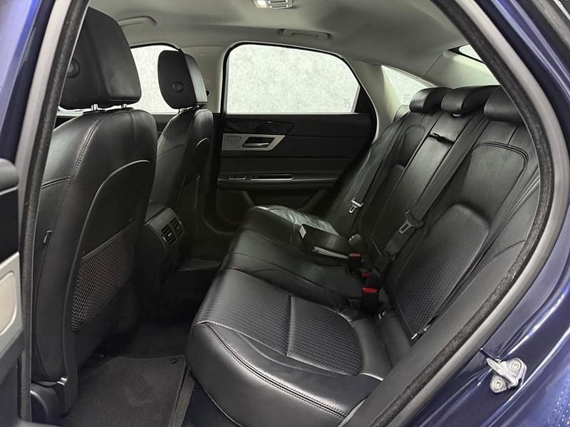 Begagnad Jaguar XF Prestige 2016 Blå Sedan