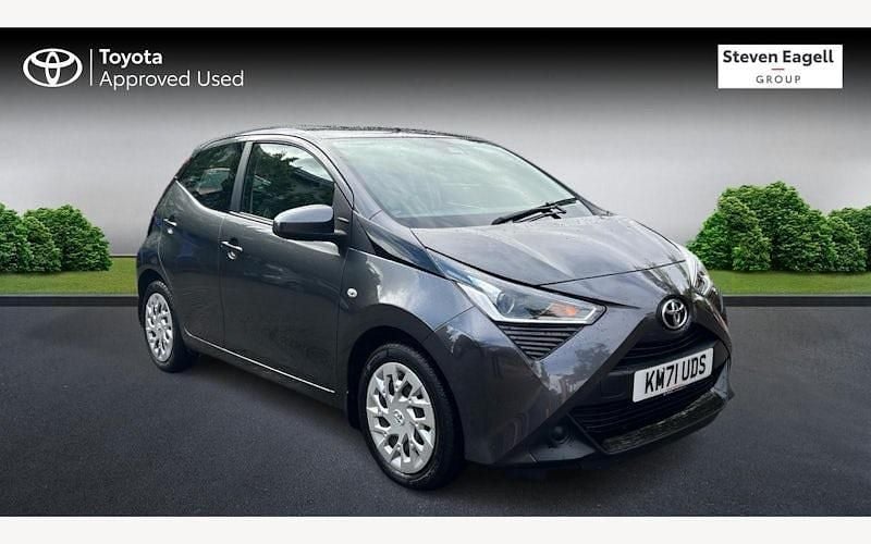 Used Toyota Aygo X-play 72 HP (52 kW) 2021 Hatchback