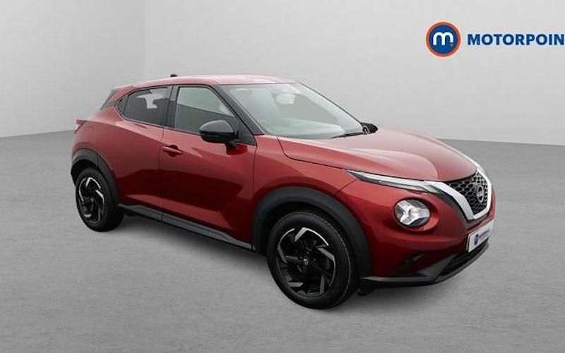 Used Nissan Juke N-Connecta 114 HP (83 kW) 2023 Red SUV