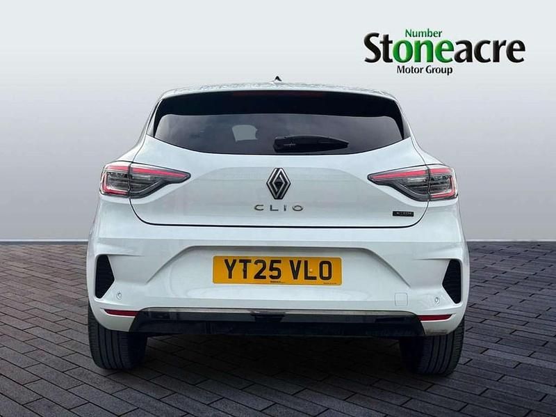 Used Renault Clio V Techno 140 HP (102 kW) 2025 White Hatchback