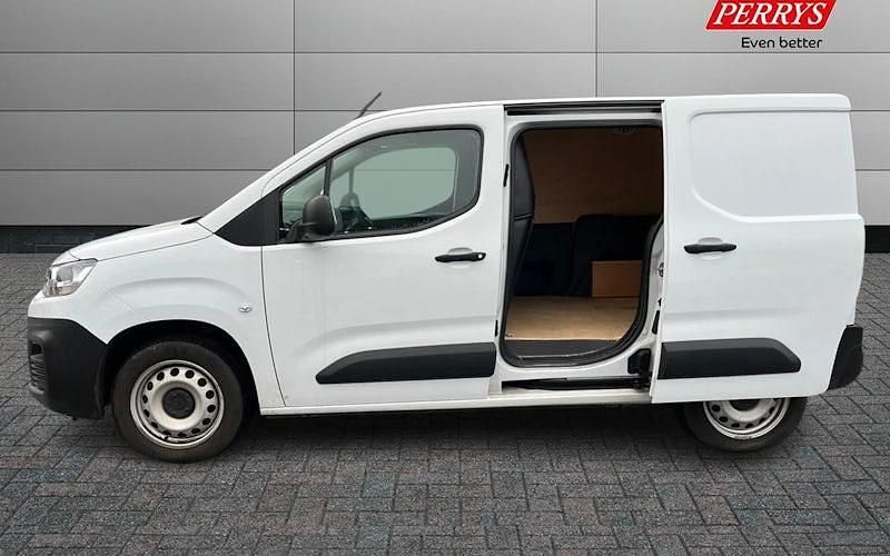 Used Citroën Berlingo 102 HP (75 kW) 2023 MPV