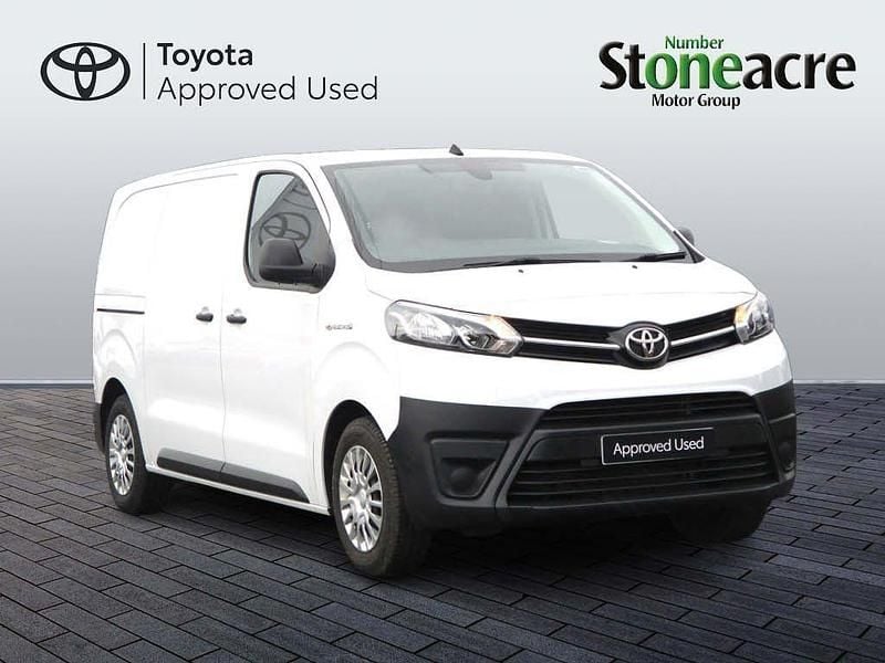 White Used 2023 Toyota Proace Van | £16,500 (Good price) - Image 1/2