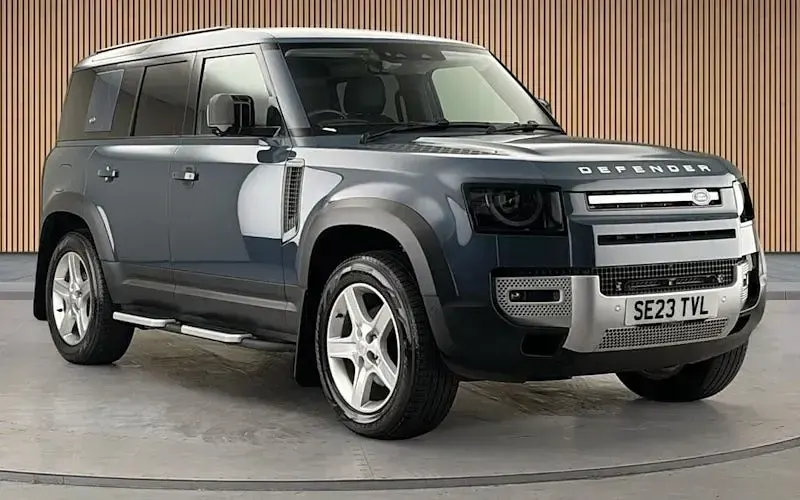 Used Land Rover Defender SE 250 HP (183 kW) 2023 SUV
