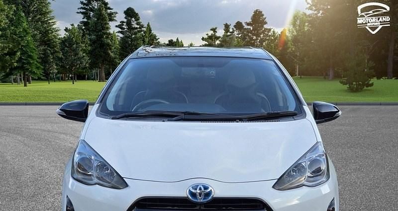 Used Toyota Yaris Hybrid 2015 White