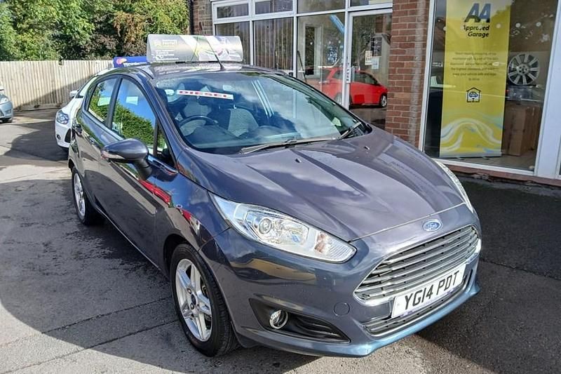 Grey Used 2015 Ford Fiesta Zetec Hatchback | £2,995 (Good price) - Image 1/1
