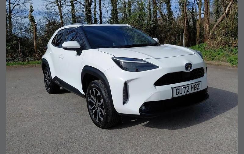 Used Toyota Yaris Cross Design 113 HP (83 kW) 2022 White SUV