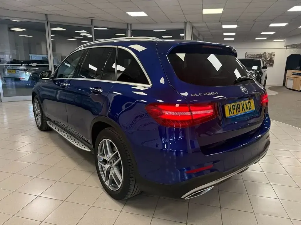 Begagnad Mercedes GLC220 AMG Line Premium 2018 Blå Kombi