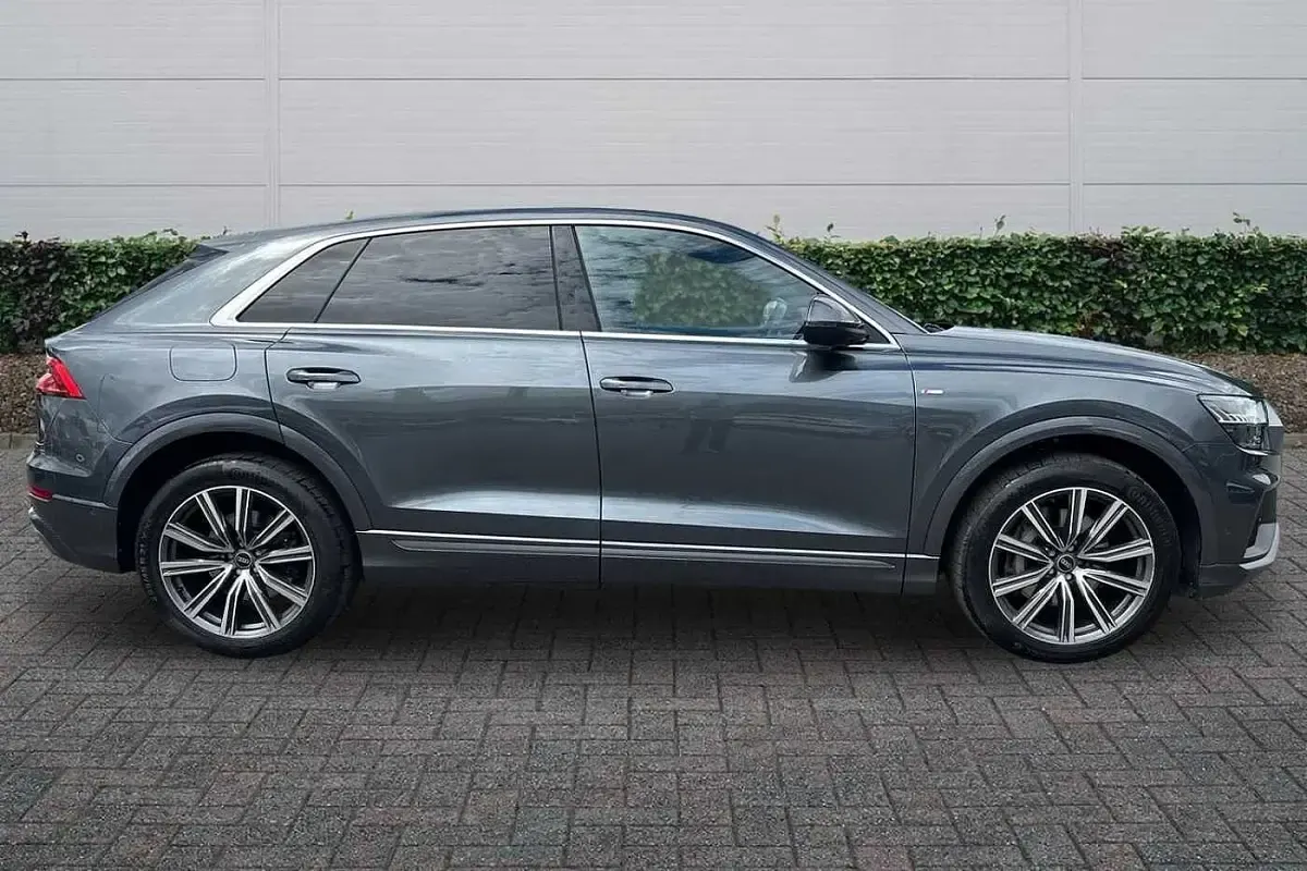 Used Audi Q8 S-Line 340 HP (250 kW) 2022 Grey SUV