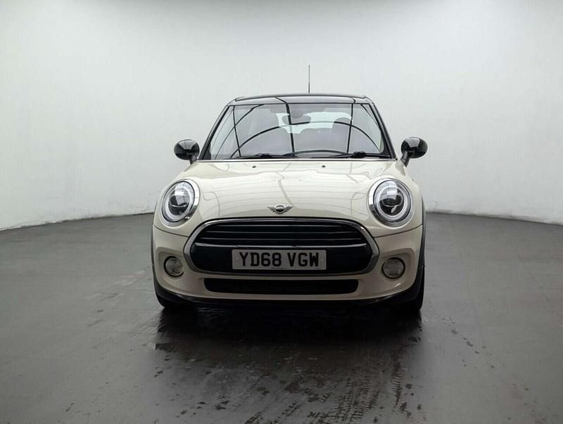 Used Mini Cooper Classic 136 HP (100 kW) 2019 White Hatchback