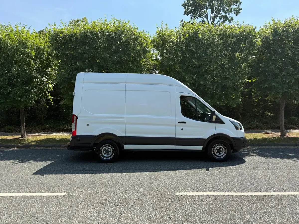 Used Ford Transit 130 HP (95 kW) 2018 White Van