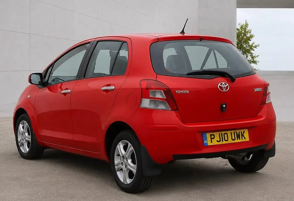 Used Toyota Yaris 87 HP (63 kW) 2010 Red Hatchback