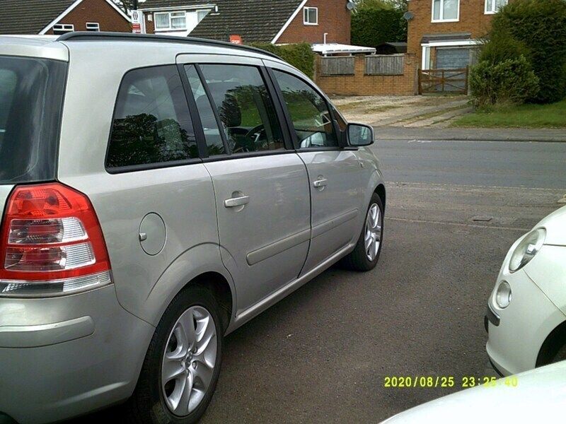 Image 3/4
