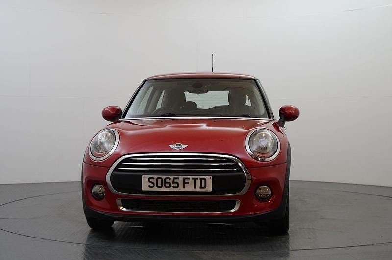 Used Mini ONE Hatch 101 HP (74 kW) 2015 Red Hatchback