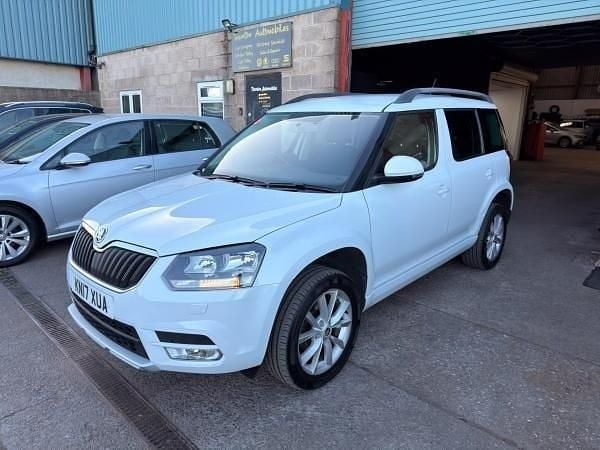 Used Skoda Yeti SE 110 HP (80 kW) 2017 White SUV