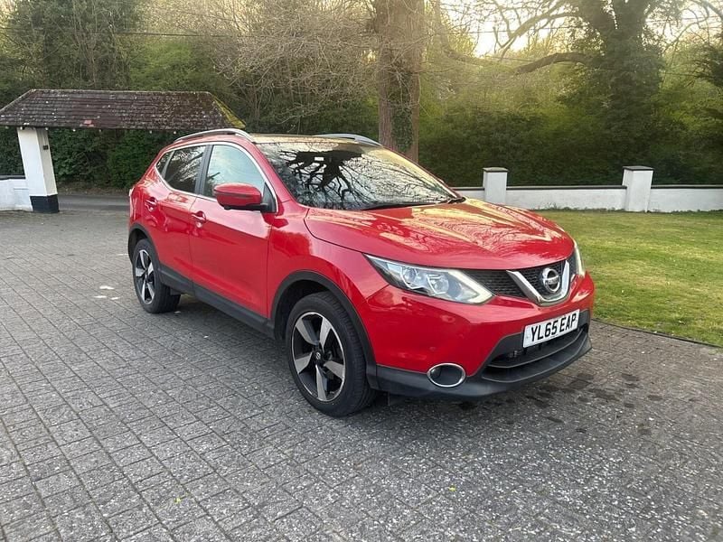 Used Nissan Qashqai N-TEC 115 HP (84 kW) 2016 Red SUV