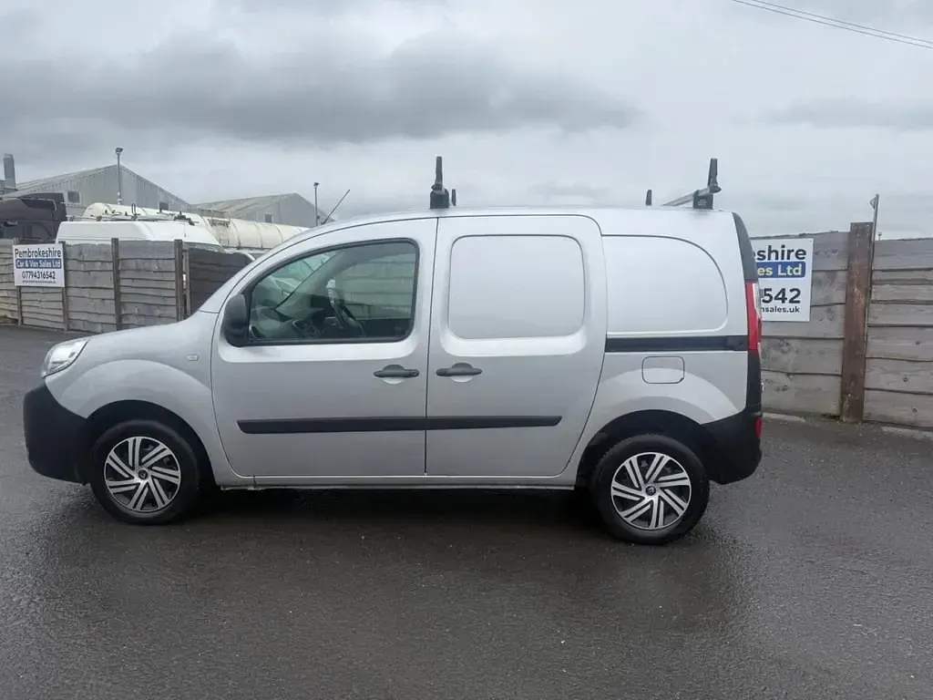 Używany Renault Kangoo Business 2019 Srebrny Minivan