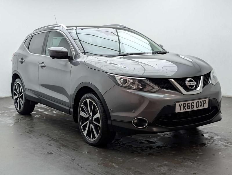 Used Nissan Qashqai S 131 HP (96 kW) 2016 Grey SUV