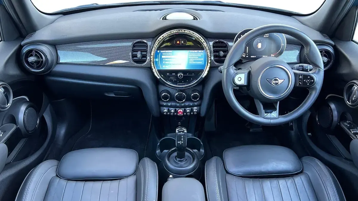 Usado Mini Cooper Exclusive 134 HP (98 kW) 2023 Azul Citadino