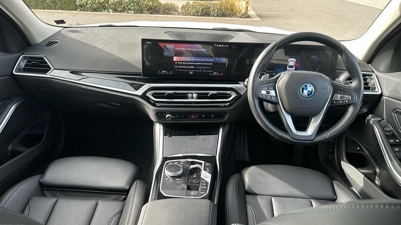 Used BMW 330e Sport Line 288 HP (211 kW) 2022 White Sedan