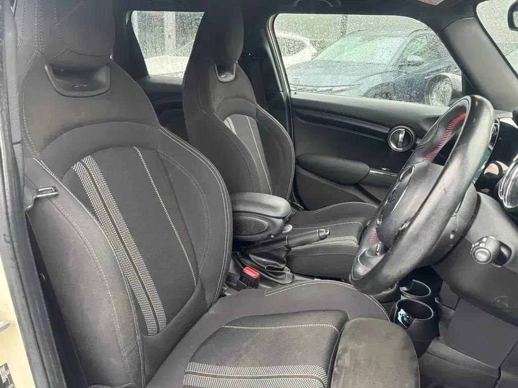 Used Mini John Cooper Works Hatch 135 HP (99 kW) 2019 White Hatchback