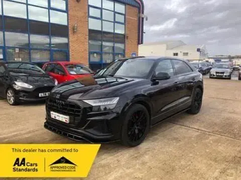 Used Audi Q8 Business 286 HP (210 kW) 2020 Black SUV