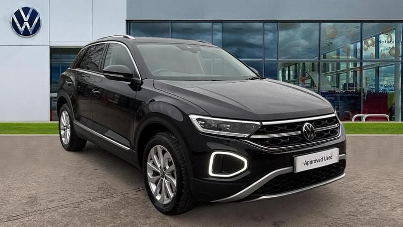 Deep black pearl Used 2024 VW T-Roc Style SUV | £25,433 (Fair price) - Image 1/4