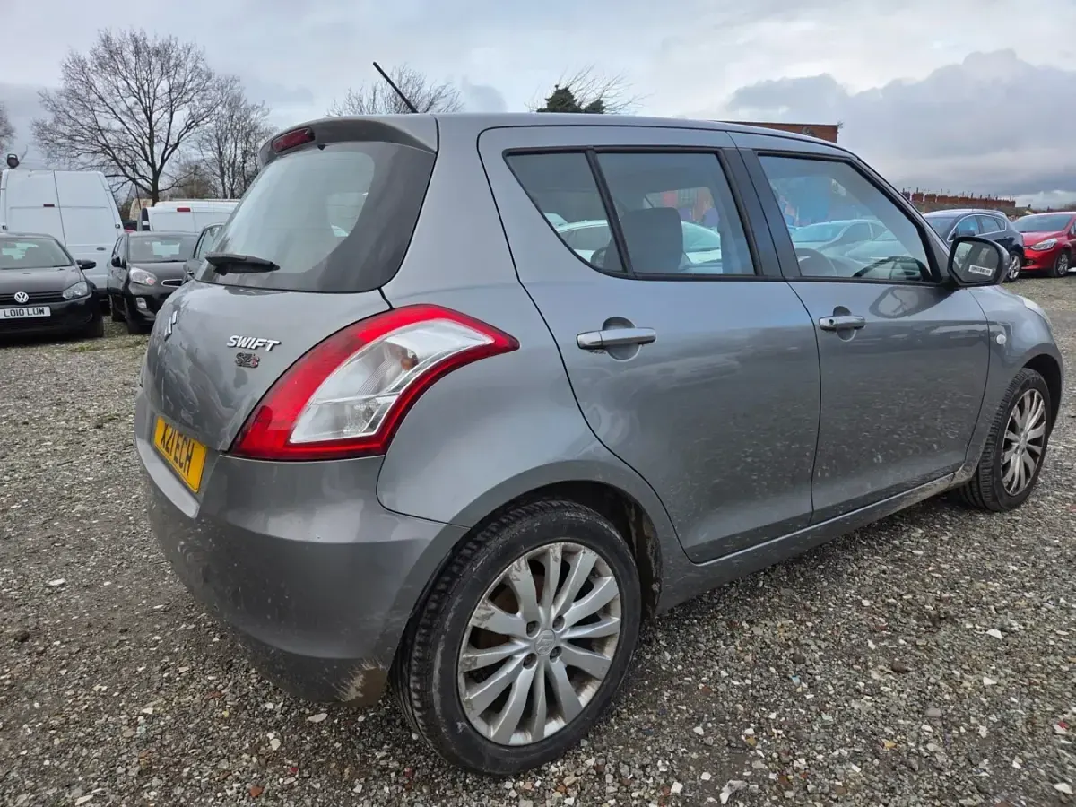 Używany Suzuki Swift SZ3 94 KM (69 kW) 2010 Szary Hatchback