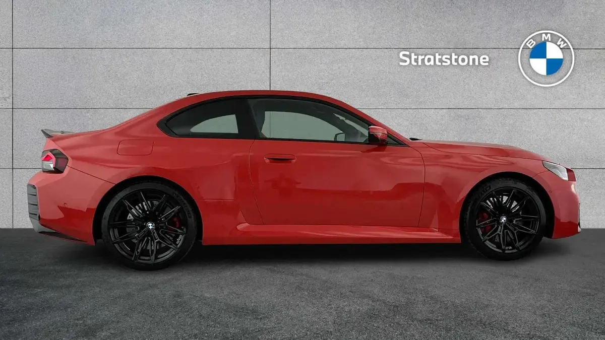Begagnad BMW M2 Comfort Edition 454 HK (333 kW) 2023 Röd Sportkupé