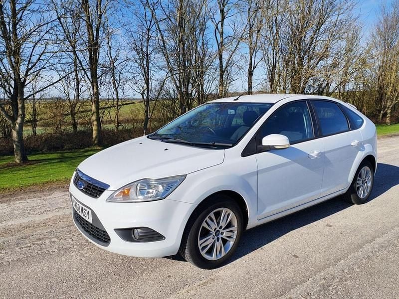 Used Ford Focus Sport 2015 White Hatchback
