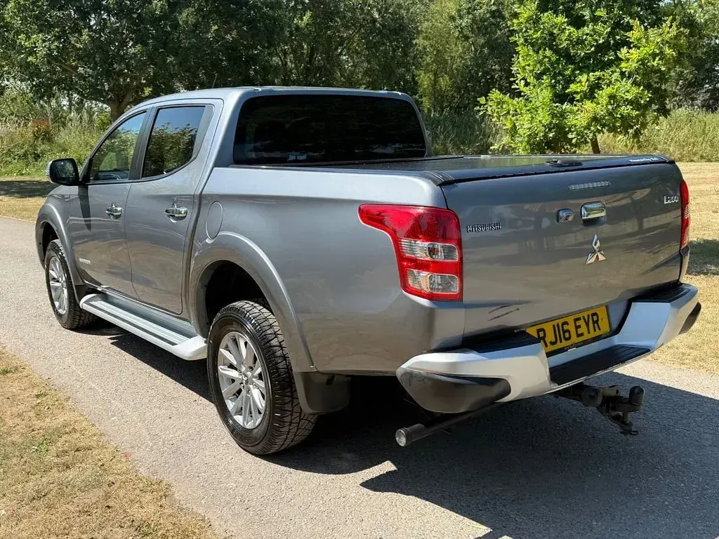 Used Mitsubishi L200 Warrior 178 HP (130 kW) 2016 Grey Pickup
